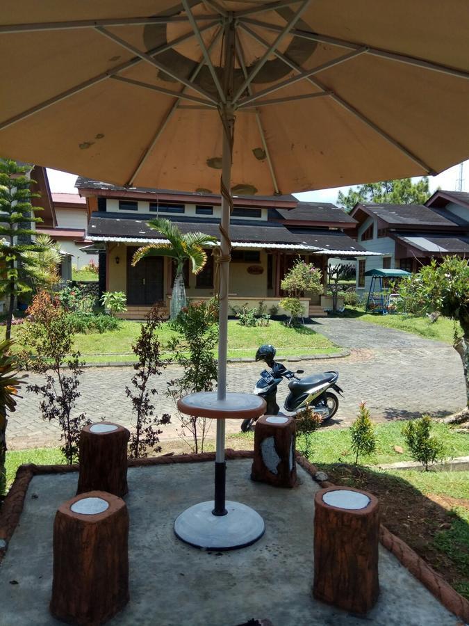 Vila Kota Bunga Private Pool Puncak Exterior foto